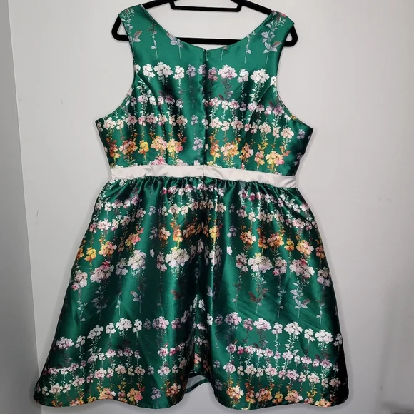 ModCloth Liz Luxe Emerald Floral Fit & Flare Dress XXL NWT Satin Garden Party - Picture 3 of 15